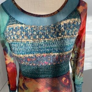 Size S gorgeous unique scoop neck multi colored & multi fabric top Like New